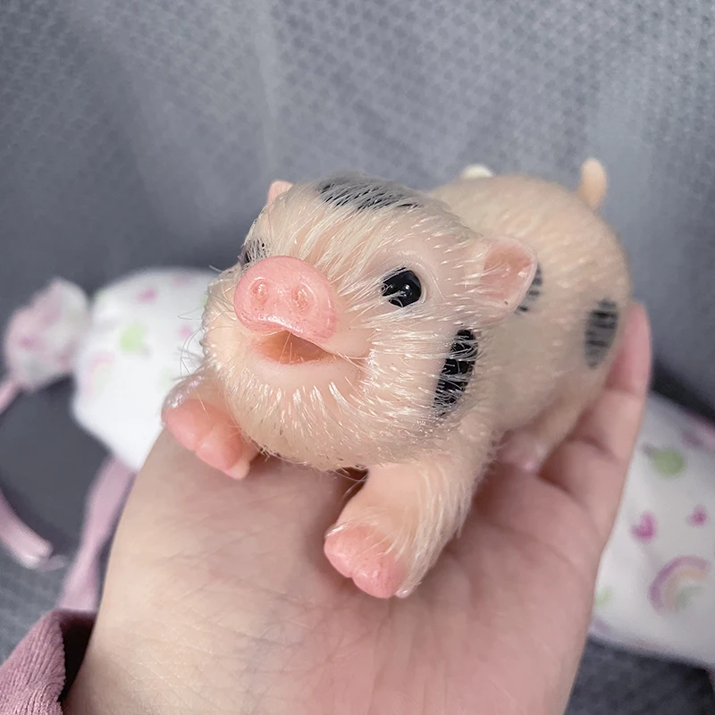 Reborn Baby Doll Silicone Realistic - 5インチスマイルフェイスリボーンピッグドール、とても柔らかいフルシリコンピグレットドールおもちゃ、ボディはお風呂上がりに、子供のおもちゃコレクションギフト