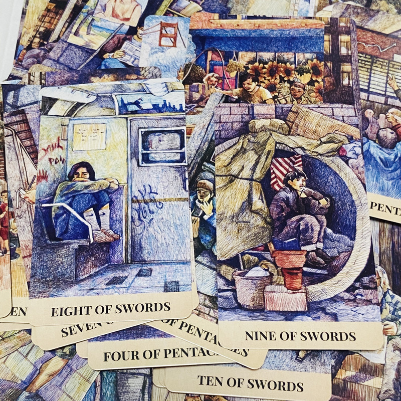 シティラビリンス タロットカード 78枚組 英語版 ボードゲ - Tarot Cards Deck With Guidebook のレビューと価格